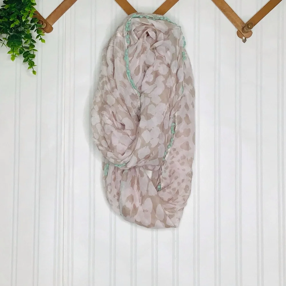 Vera Neumann American boho neutral print green Pom Pom scarf NWT